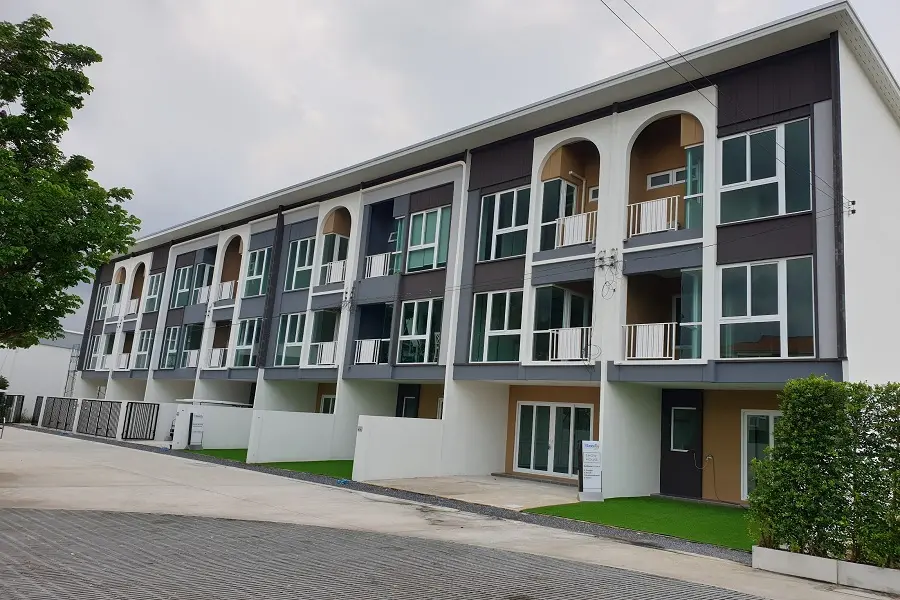 เบล็สซิตี้ พาร์ค ศรีนครินทร์ – เทพารักษ์
