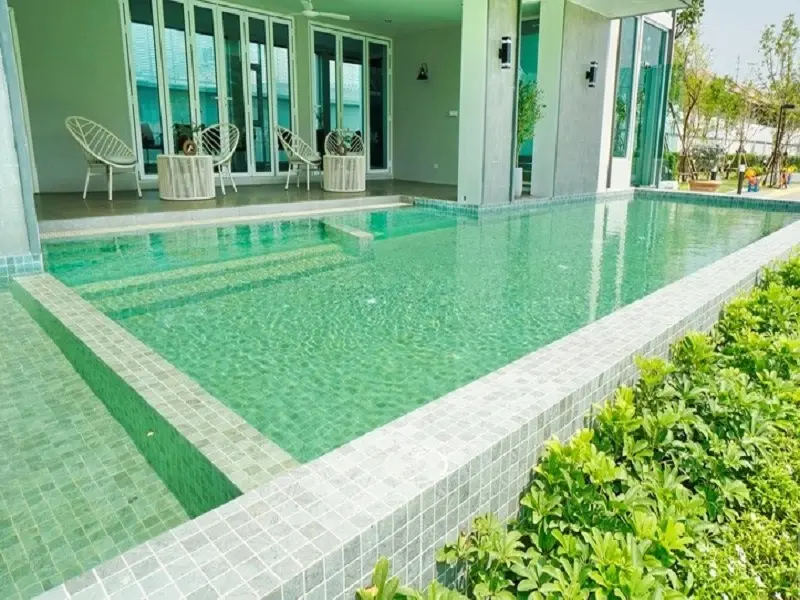 เฌอรีน กรุงเทพกรีฑา – ร่มเกล้า