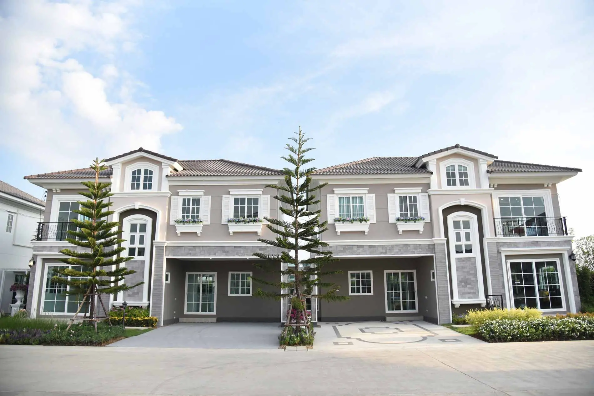 โกลเด้น นีโอ 2 บางนา – กิ่งแก้ว